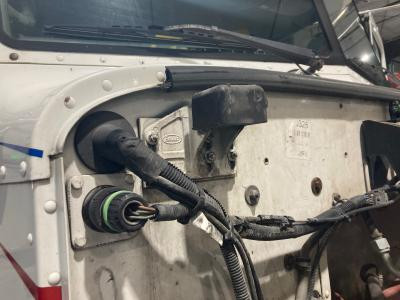 Peterbilt 386 Right/Passenger Hood Rest - Used
