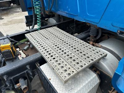 International PROSTAR 23 x 43.5 Deckplate - Used