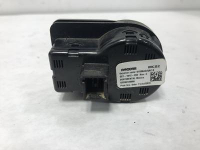 DS2台 Q27-1012-202 | Peterbilt 579 Dash/Console Switch for Sale