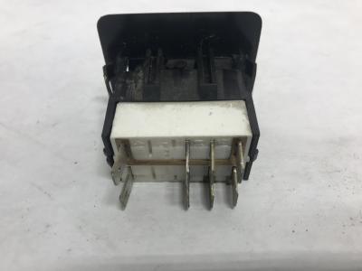 【ヤッチ】 P27-1176-056 | Peterbilt 579 Dash/Console Switch for Sale