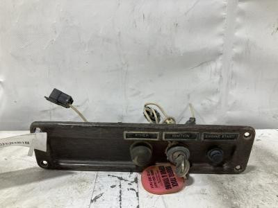 Freightliner FLC112 Ignition Dash Panel - Used