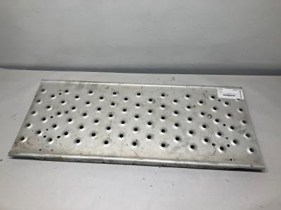 Freightliner CASCADIA 14 x 33 Deckplate - Used