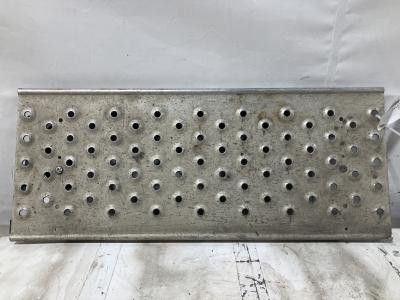 Freightliner CASCADIA 14 x 33.5 Deckplate - Used
