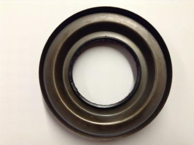 ドラウプニル　44clash 1-09625541-2 Japan Rear Crankshaft Oil Seal for Isuzu Fvr23