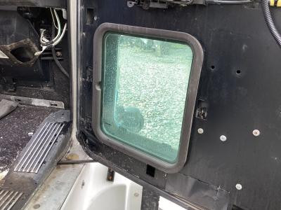 Kenworth T600 Right/Passenger Door Glass - Used