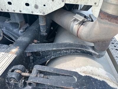 Freightliner COLUMBIA 120 Right/Passenger Exhaust Bracket - Used