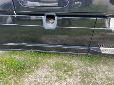 2010-2026 Freightliner CASCADIA Black Right/Passenger Center Skirt - Used