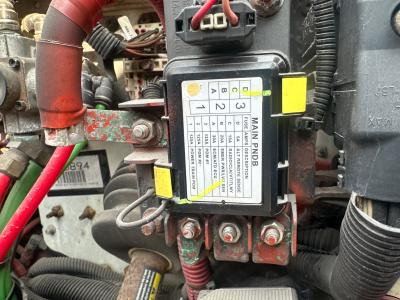 A06-72138-013 | Freightliner M2 106 Fuse Box for Sale