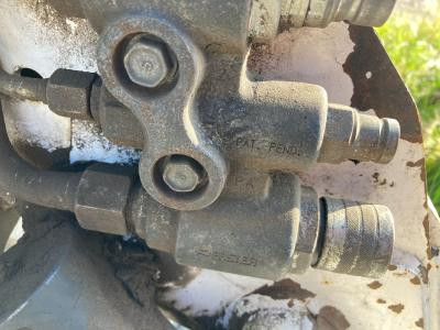 Bobcat T180 Equip Auxiliary Coupler for Sale