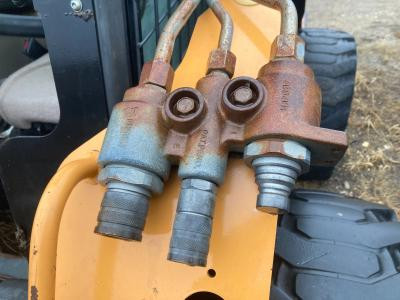 84259689 | Case TR270 Equip Auxiliary Coupler for Sale