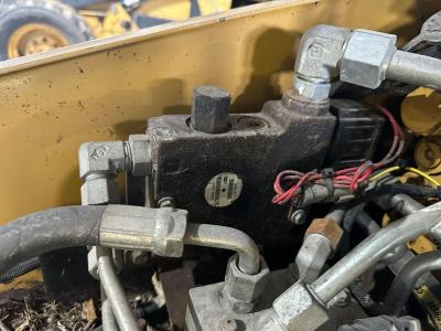 CAT 272C Hydraulic Valve - Used | P/N 2582802