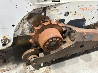 Bobcat T190 Right/Passenger Hydraulic Motor - Used | P/N 7308725