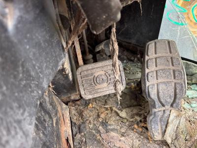 CAT 924H Right/Passenger Pedal - Used | P/N 1110132