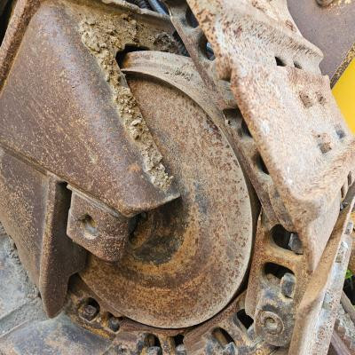 CAT D4H Left/Driver Track Idler - Used | P/N 6T2615