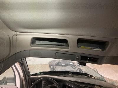 Peterbilt 579 Console - Used