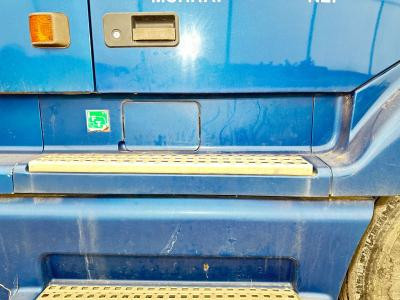1998-2003 Volvo VNL Blue Right/Passenger Above Box Skirt - Used