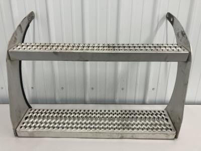 Peterbilt 385 Step (Frame, Fuel Tank, Faring) - Used