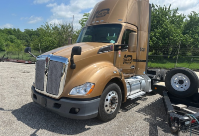 2022 Kenworth T680 Truck: Tractor, Tandem Axle Day Cab