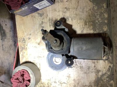 Ford L9000 Windshield Wiper Motor for Sale