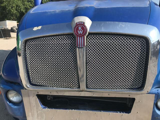 2004 Kenworth T2000 Grille