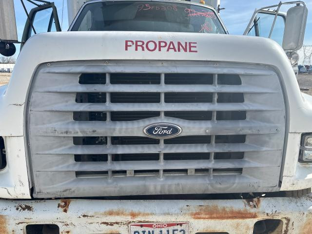 1995 Ford F800 Grille
