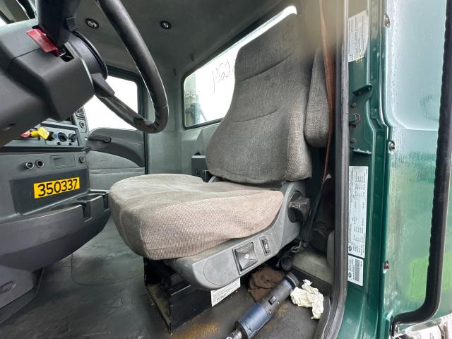 2016 Mack CXU Left Seat, Air Ride