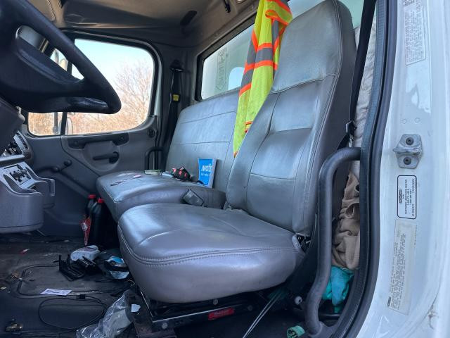 2012 Freightliner M2 106 Seat, Mechanical Suspension