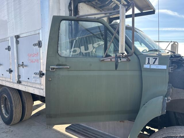 1995 Ford F800 Right Door