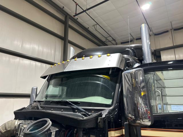 2021 Peterbilt 567 Sun Visor (Exterior)