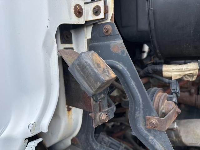 1997 Ford L9522 Right Hood Rest