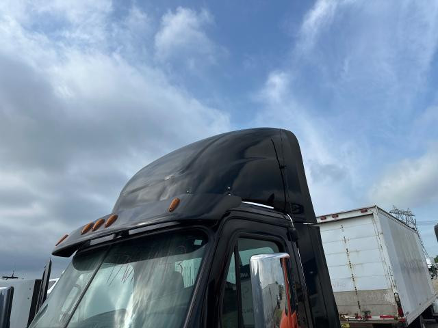 2017 Freightliner CASCADIA Wind Deflector