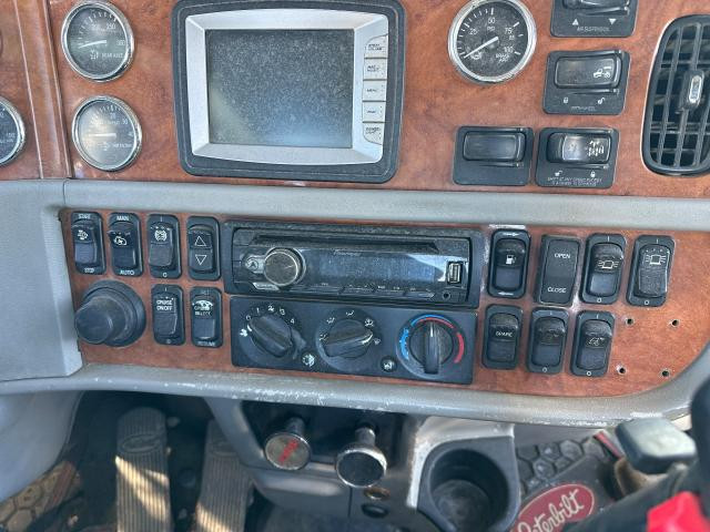 Peterbilt 388 Dash Panel: Switch