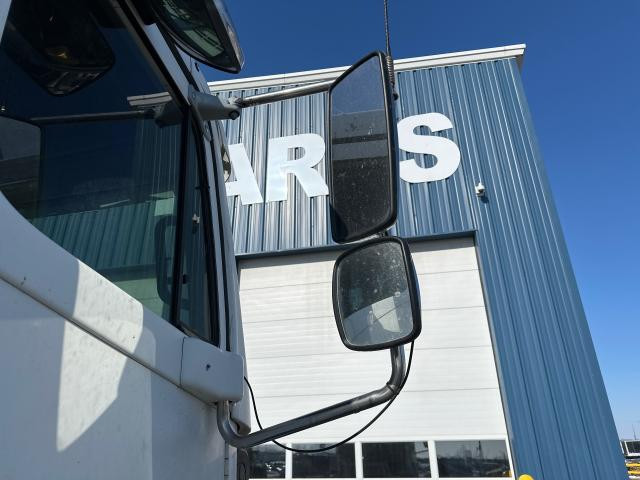2006 Freightliner COLUMBIA 112 Right Door Mirror | Material: Poly/Chrome