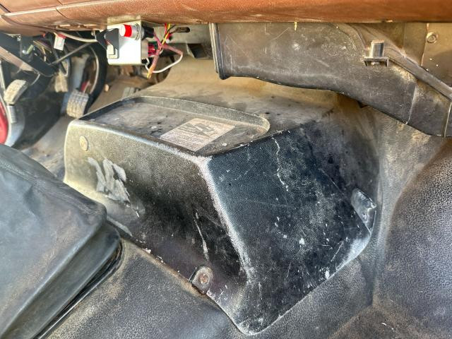 1993 Gmc TOPKICK Interior, Doghouse