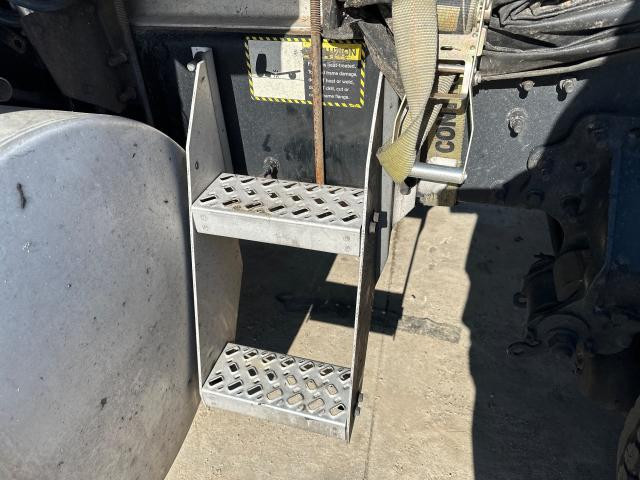 2016 Mack CXU 11-inch Step