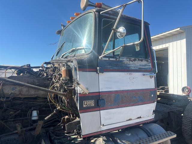 For Parts Cab Assembly, 1983 Ford LTL9000 : Daycab