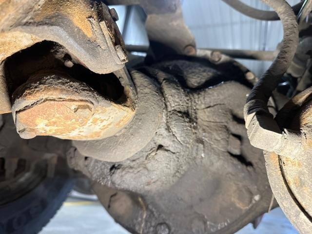 Meritor SQ100 Rear Differential/Carrier | Ratio: 3.73 | Cast# Verify