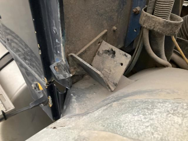 1990 International 9300 Right Hood Rest