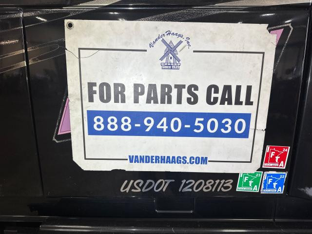 2007 Volvo VNL Left Sleeper Door