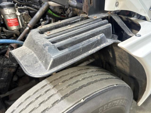 2009 Freightliner COLUMBIA 120 Left Inner Fender
