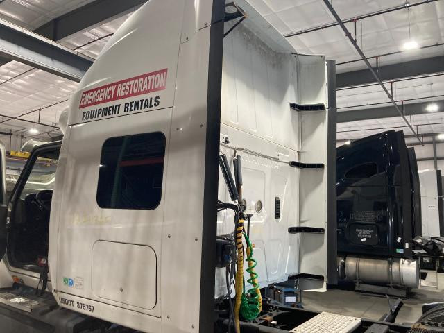 International PROSTAR White Left Lower Fairing/Cab Extender