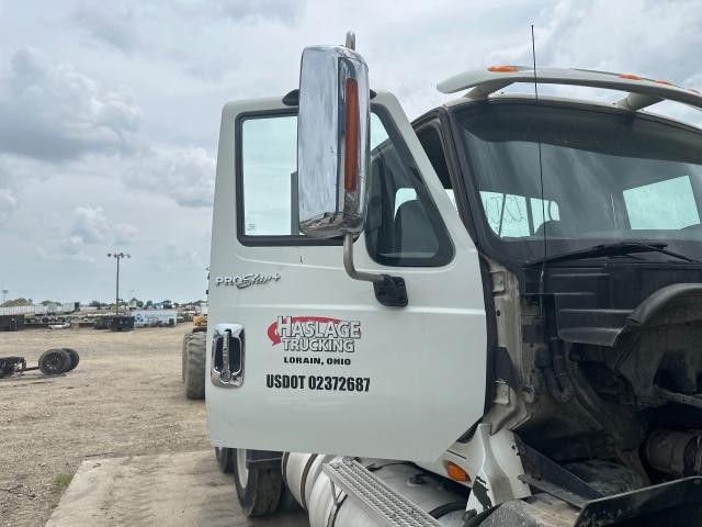 2012 International PROSTAR Right Door