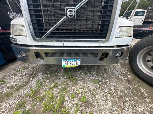 2007 Volvo VNM Bumper