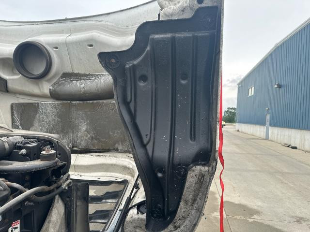 2021 Freightliner CASCADIA Right Inner Fender