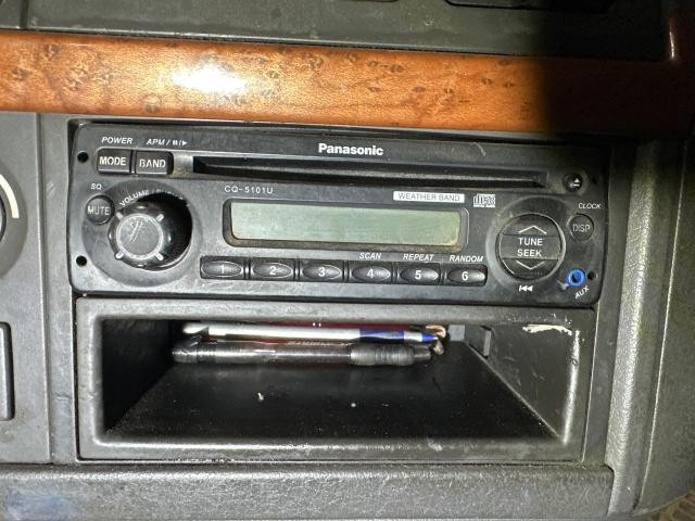 Volvo VNL Dash Panel: Compartment