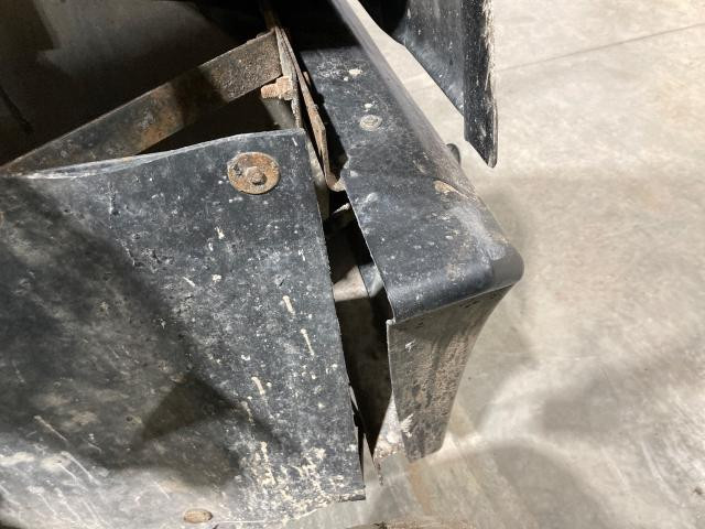 1996 Kenworth T600 Left Bracket, Chassis Fairing