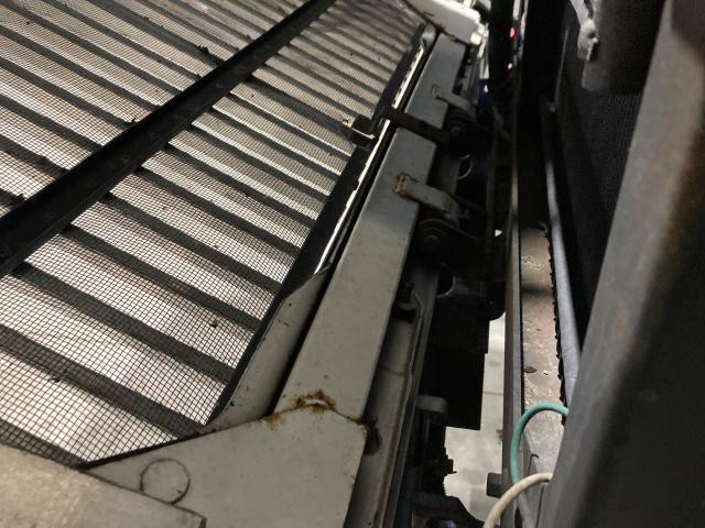 2005 International 9900 Hinge