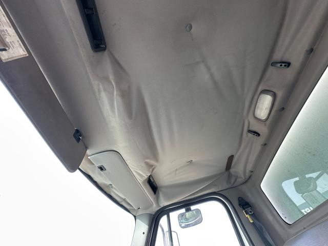 2005 Freightliner M2 106 Headliner