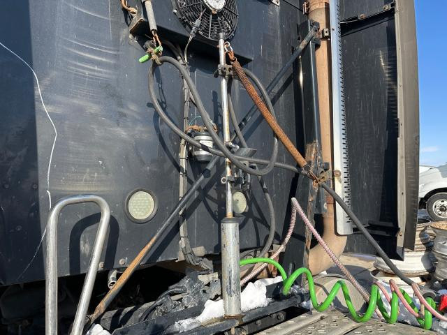 2017 Mack CXU Right Bracket