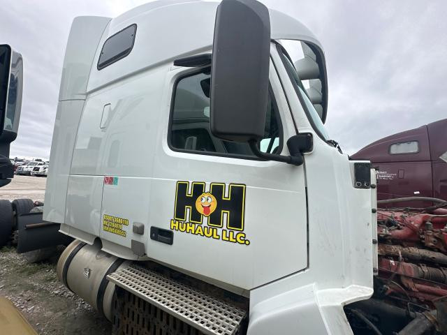 2013 Volvo VNL Right Door